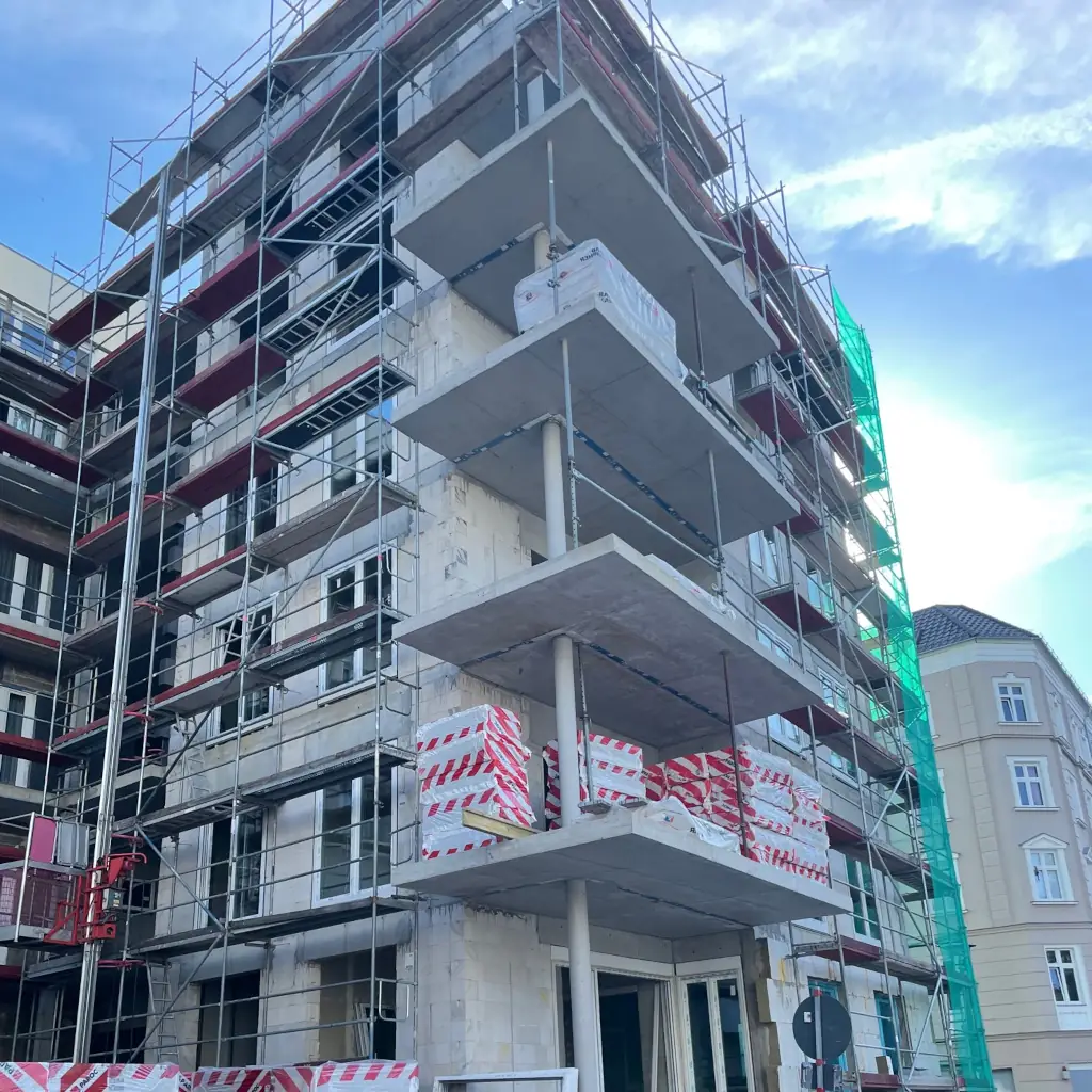 Das Großprojekt Neubauten mit den Eigentumswohnungen, moderne Fassadengestaltung 8000 m² Wohnfläche, Balkonbau, Aussenflächen mit Spielplatz